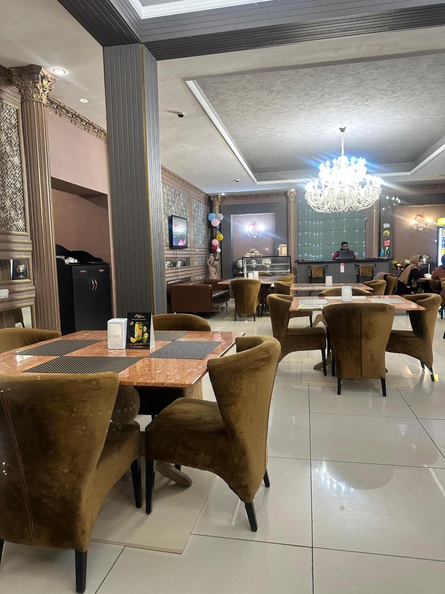Lion Hotel Astana Eksteriør bilde